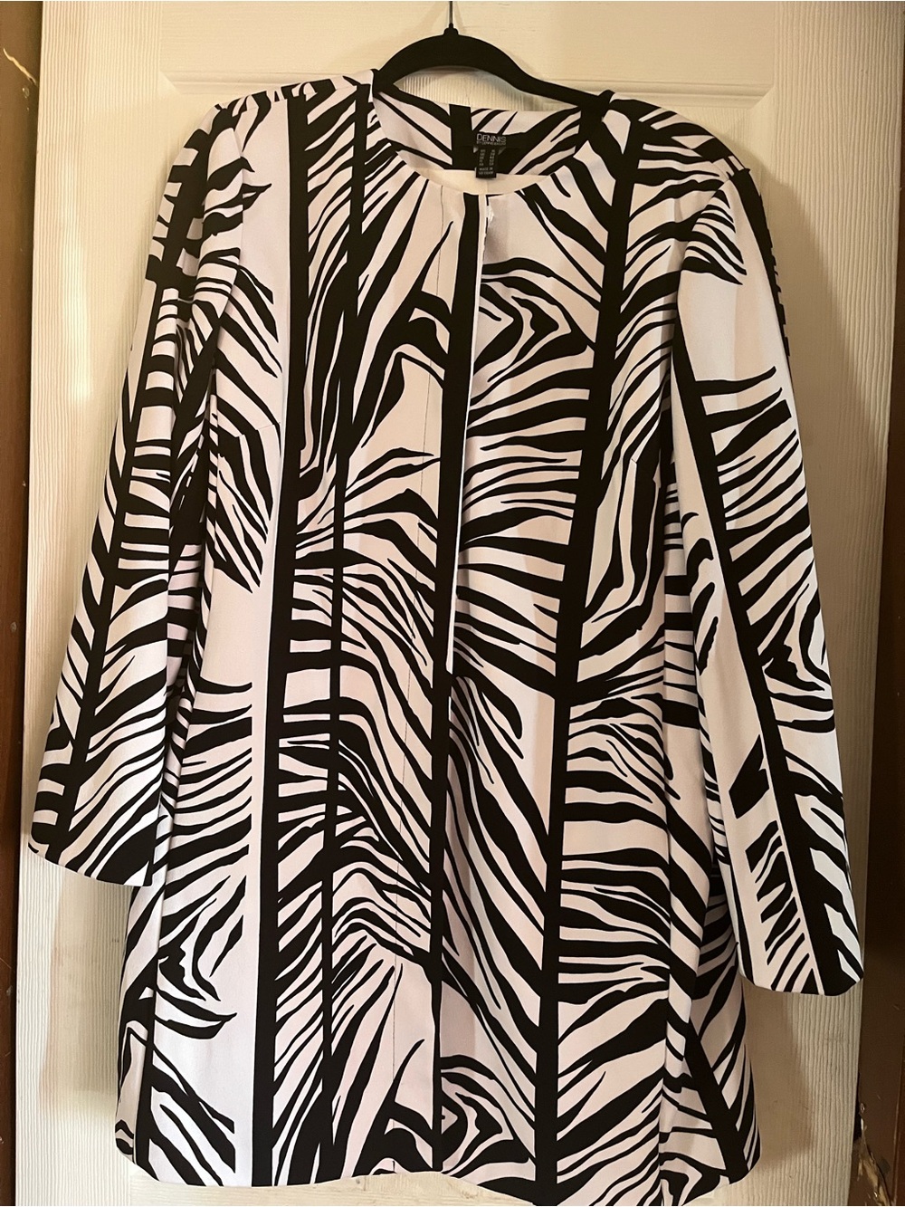 Dennis Basso Luxe Crepe Animal Print Snap-Front Topper Jacket Size 16